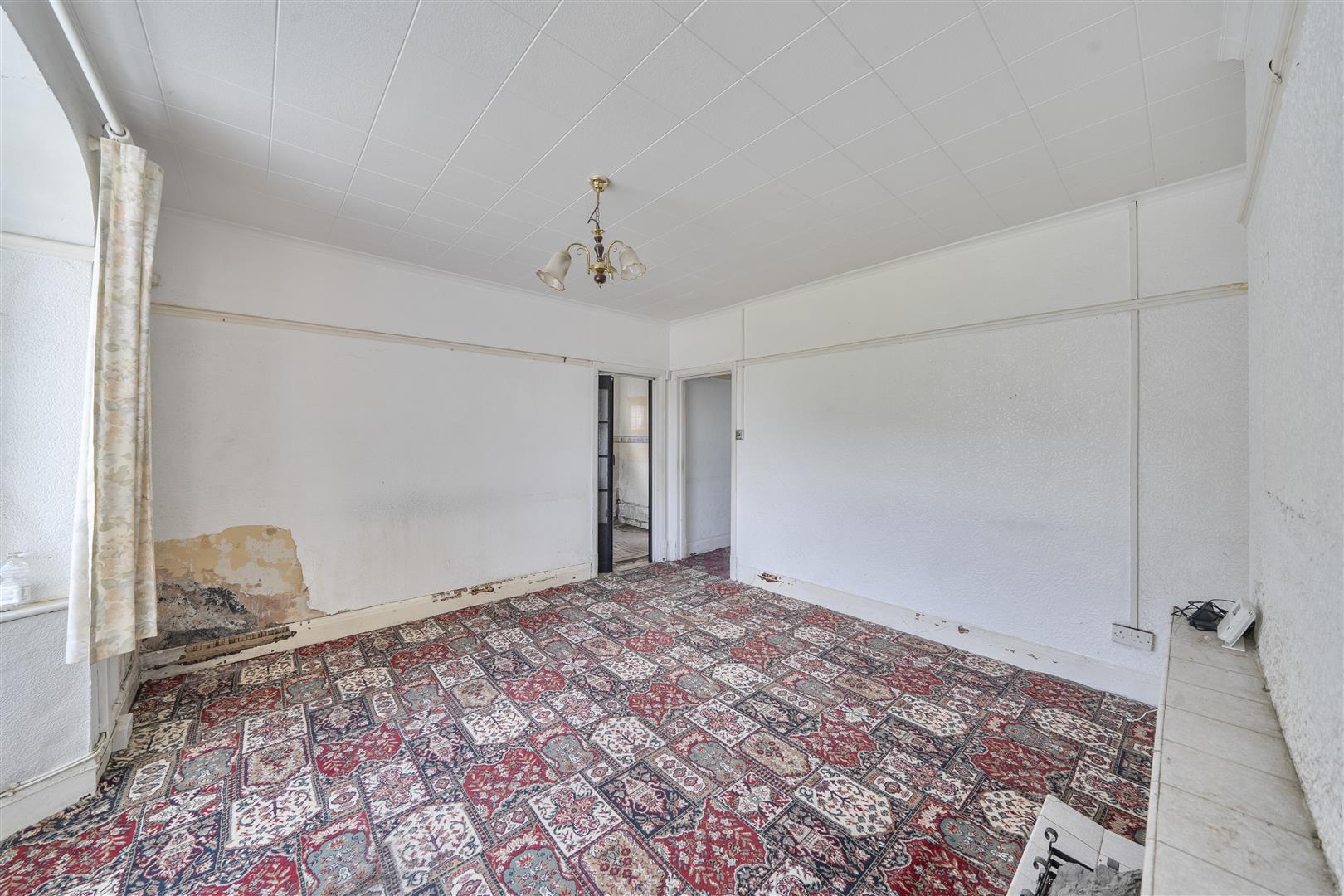 Middle Road, Ravenhill, Swansea, SA5 5DH